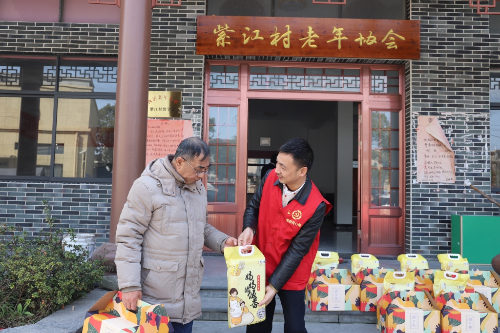 暖春意，敬老情-CA88多年坚持慰问孤寡老人